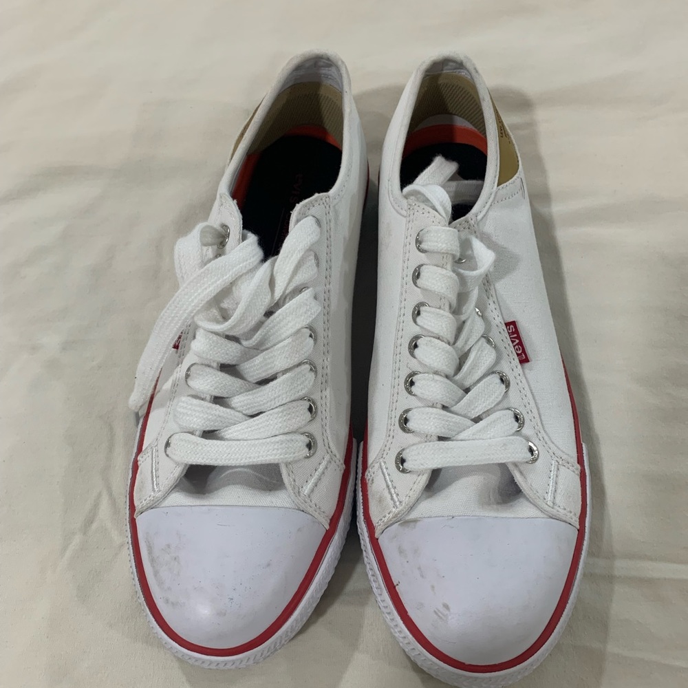 LEVI’S COMFORT  RED &WHITE LOW-TOP SNEAKERS (9)